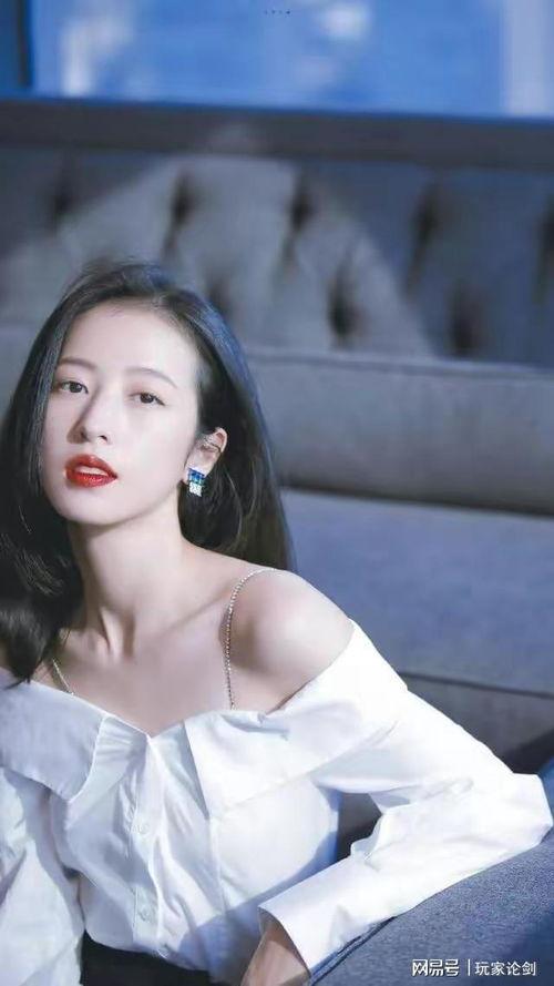 娱乐吃瓜酱周雨彤,娱乐吃瓜酱的时尚宠儿